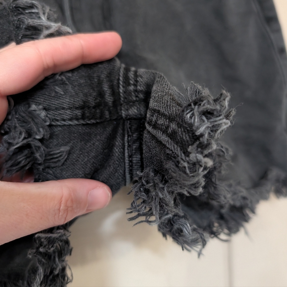Hollister Ultra High Rise Mom Shorts Distressed Black - Picture 4 of 12